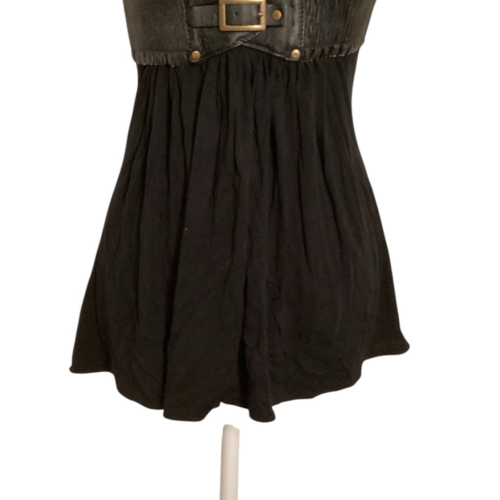 Sky Small Black Sleeveless Blouse with Leather Belt - Picture 4 of 10